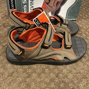 NWT NIB Ozark Trail “Calvin” Vintage Men's VelcroSandals - Tan and Orange Size 9